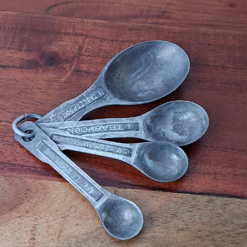 Vintage Measuring Spoons Set Nesting 1950's Collectible Aluminum